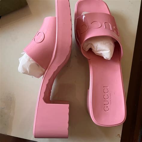 pink gucci jelly slides